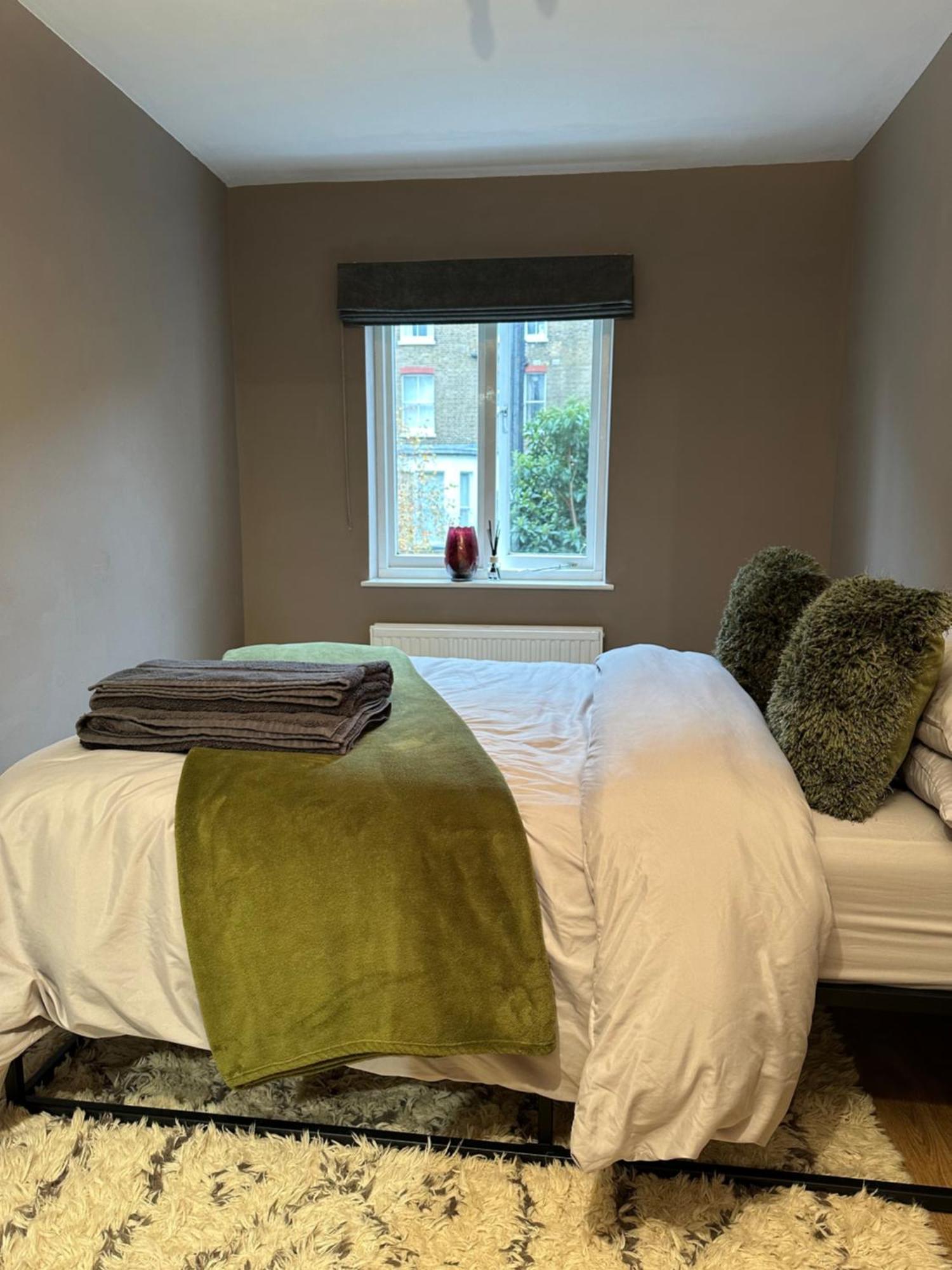 W9 Gem Stylish 2 Bed Flat London