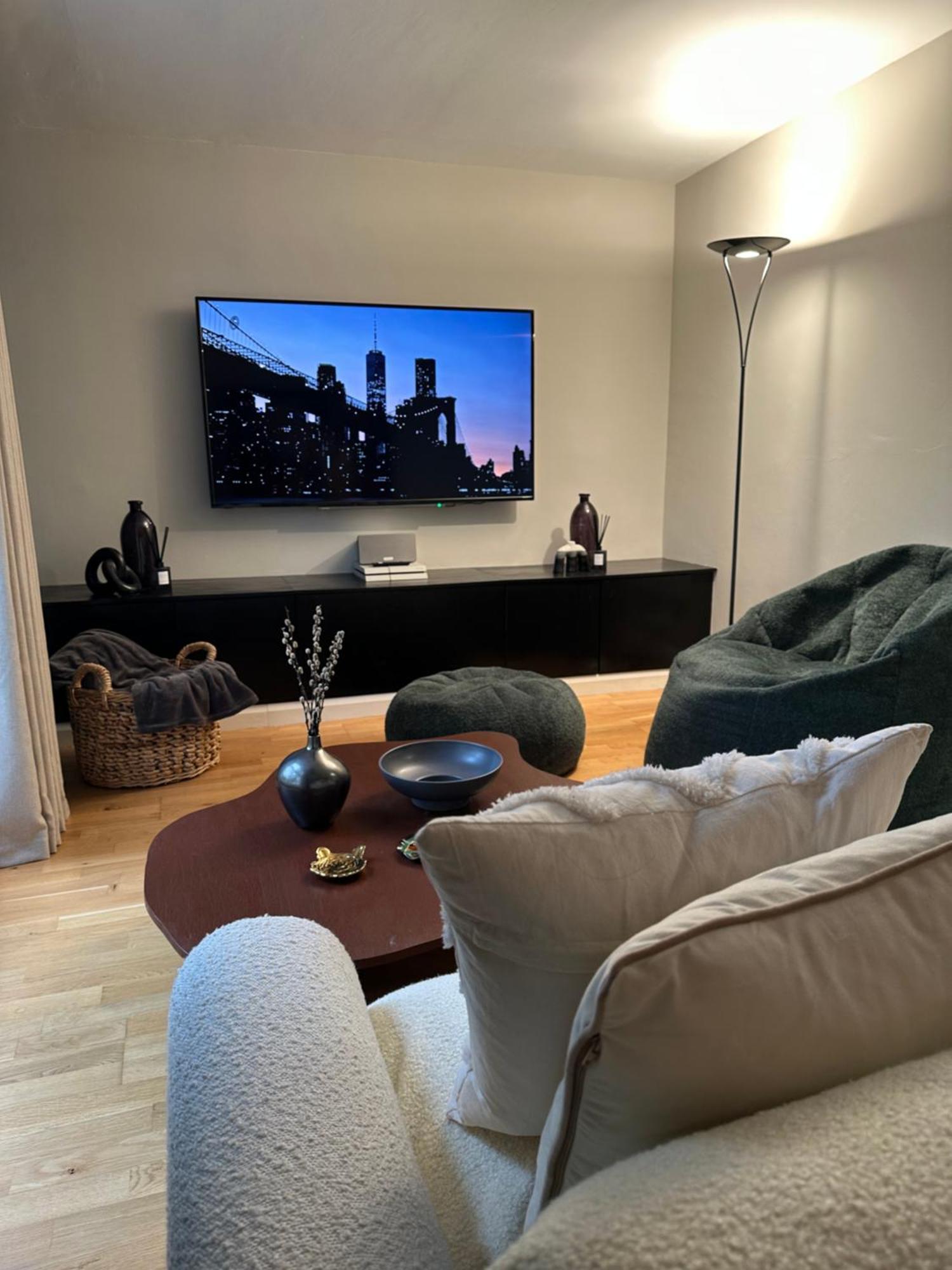 W9 Gem Stylish 2 Bed Flat * London